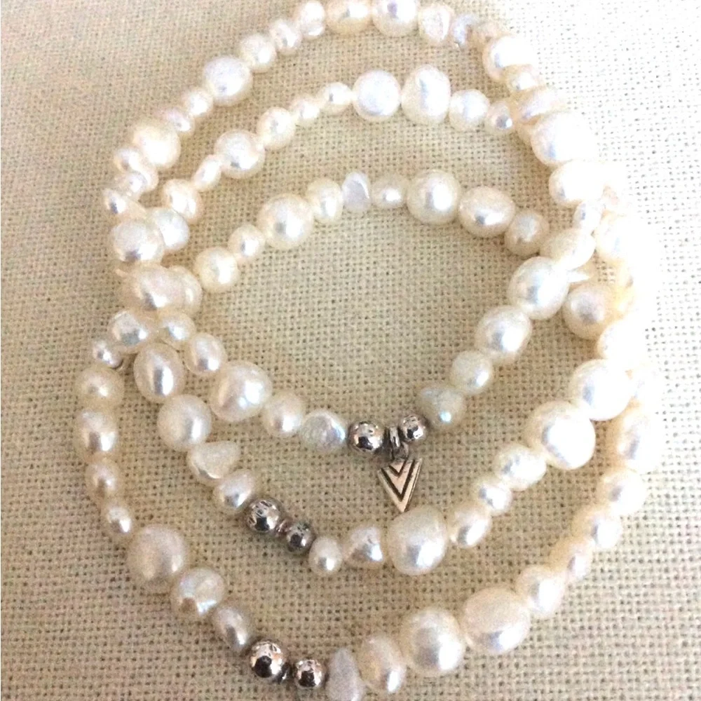 Silpada Goddess Sterling Silver Pearl Stretch Bracelet Three Strands - Picture 2 of 9